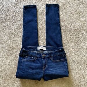 Hollister Low-Rise Super Skinny Jeans Size 5s